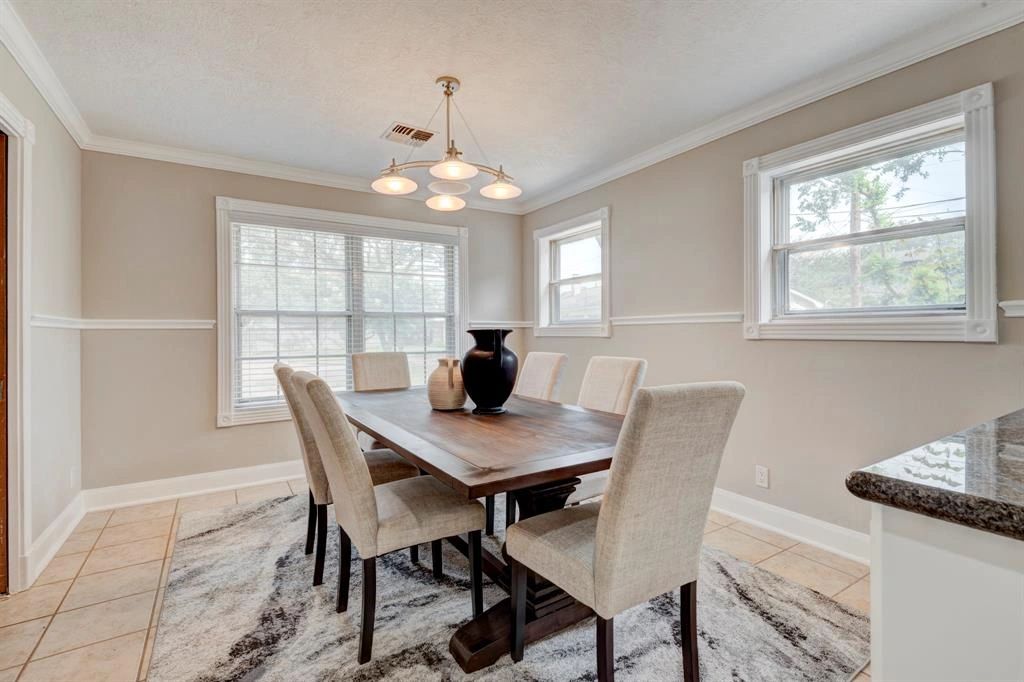 Home staged by Houston Furniture Rentals